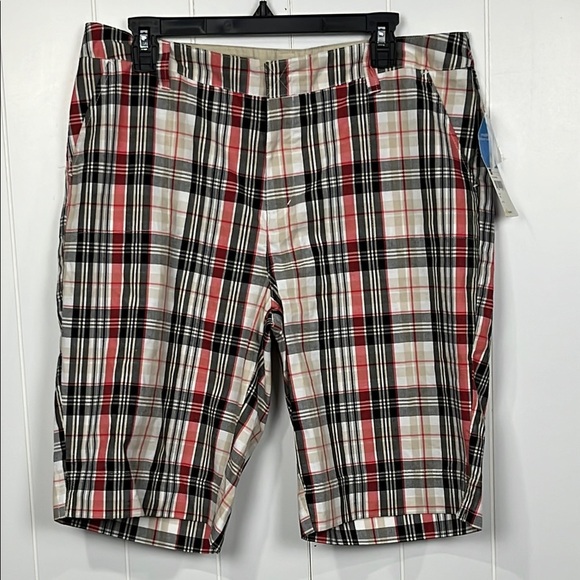 Relativity Womens Short 14  Black Red White Plaid Zip/Slide Fly Pockets NWT - Picture 1 of 13